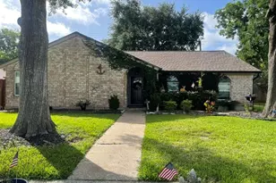 1706 San Sebastian Ln, Nassau Bay, TX 77058 - Photo 1