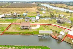 220 Kings Dr, Freeport, TX 77541 - Photo 1