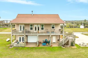 220 Kings Dr, Freeport, TX 77541 - Photo 3