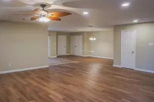 8521 Woodlyn Rd, Houston, TX 77028 - Photo 7