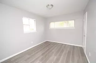 6706 Castleview Ln, Houston, TX 77489 - Photo 9