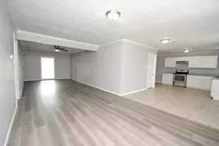 6706 Castleview Ln, Houston, TX 77489 - Photo 5