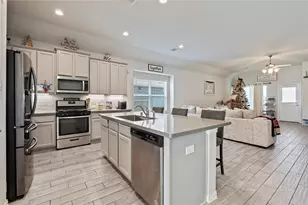 14143 Medina Dr, Baytown, TX 77523 - Photo 9