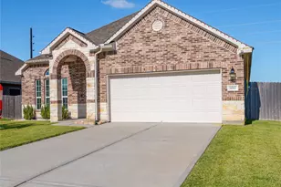 14143 Medina Dr, Baytown, TX 77523 - Photo 1