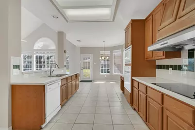 9423 Walnut Brook Court, Houston, TX 77040 - Photo 11