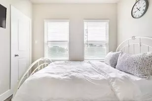 1740 Cove Cres Ct, Houston, TX 77055 - Photo 33