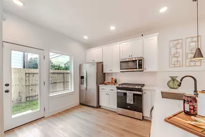 9529 Beckley Street, Houston, TX 77088 - Photo 15