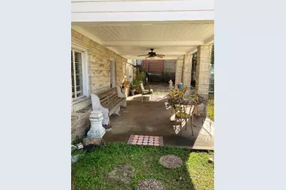 2002 Avenue O, Huntsville, TX 77340 - Photo 3