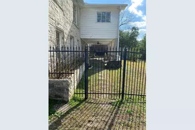 2002 Avenue O, Huntsville, TX 77340 - Photo 1