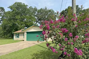 51 E Oakridge Dr, Point Blank, TX 77364 - Photo 3