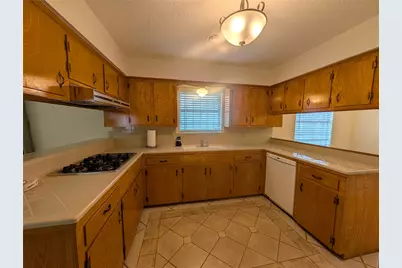 322 Ravenhead Drive, Houston, TX 77034 - Photo 9