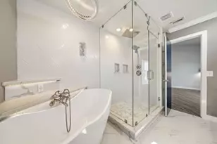 913 Saulnier St, Houston, TX 77019 - Photo 5