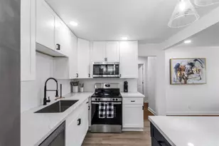 3614 Billingsley St, Houston, TX 77009 - Photo 9