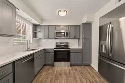 7714 Renwick Drive #M68, Houston, TX 77081 - Photo 5