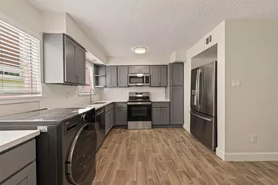 7714 Renwick Drive #M68, Houston, TX 77081 - Photo 7