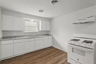 414 Grantham Rd, Baytown, TX 77521 - Photo 9