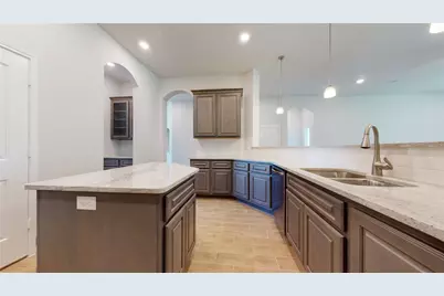 225 Sycamore, Lumberton, TX 77657 - Photo 3