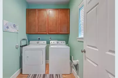 935 W Westview, Crystal Beach, TX 77650 - Photo 25