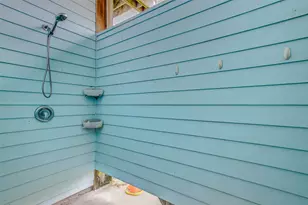 935 W Westview, Crystal Beach, TX 77650 - Photo 9