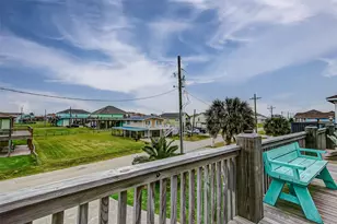 935 W Westview, Crystal Beach, TX 77650 - Photo 17