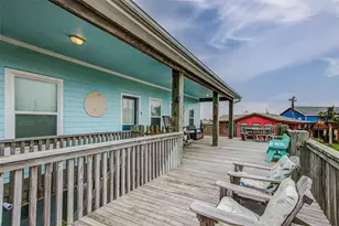 935 W Westview, Crystal Beach, TX 77650 - Photo 15