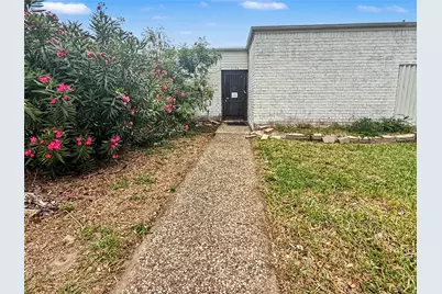 2106 Avenue L, Galveston, TX 77550 - Photo 1
