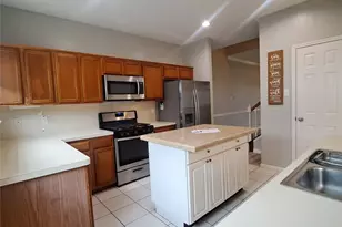1365 El Camino Village Dr, Houston, TX 77058 - Photo 11