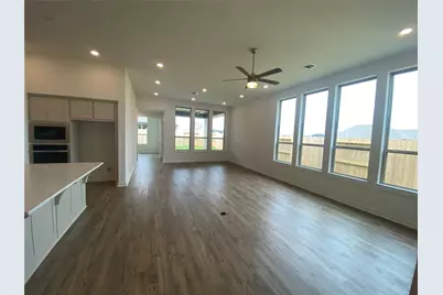 12226 Hyland Lane, Mont Belvieu, TX 77523 - Photo 9