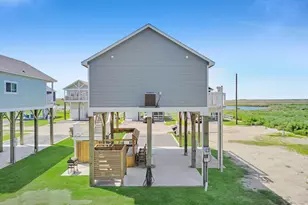 1094 Shady Ln, Gilchrist, TX 77617 - Photo 13