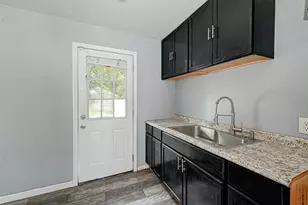 4821 Alvin St, Houston, TX 77033 - Photo 5