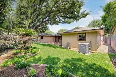 10727 Piping Rock Lane, Houston, TX 77042 - Photo 21