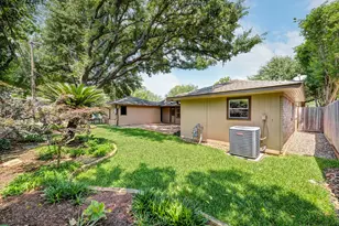 10727 Piping Rock Ln, Houston, TX 77042 - Photo 21