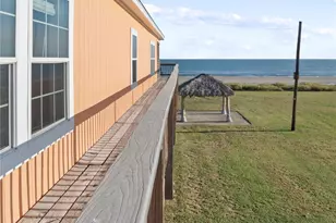 981 Dolly St, Gilchrist, TX 77617 - Photo 41