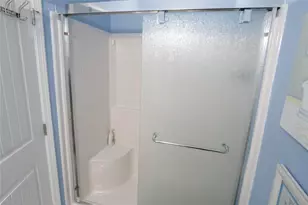 981 Dolly St, Gilchrist, TX 77617 - Photo 33