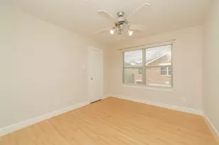 3718 Main Aspen Dr, Houston, TX 77025 - Photo 15