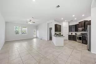 2425 Temple Crag Dr, Rosharon, TX 77583 - Photo 5