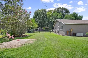 138 N Lake Dr, Winnie, TX 77665 - Photo 41