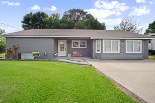 138 N Lake Dr, Winnie, TX 77665 - Photo 3