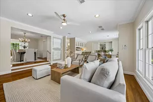 2416 Addison Rd, Houston, TX 77030 - Photo 9