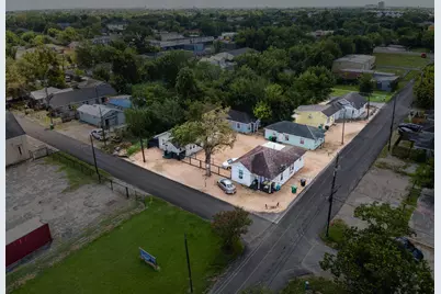 2710 Brewster Street, Houston, TX 77026 - Photo 17