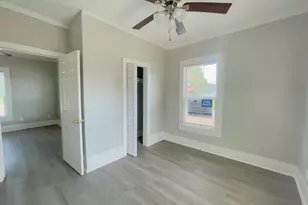 2710 Brewster St, Houston, TX 77026 - Photo 9