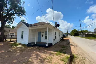 2710 Brewster St, Houston, TX 77026 - Photo 1