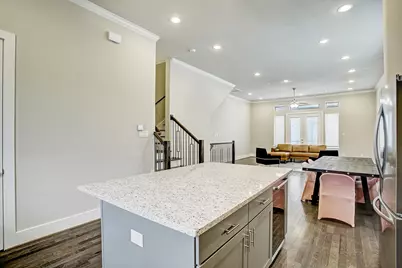 5802 E Post Oak Lane, Houston, TX 77055 - Photo 3