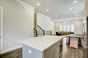 5802 E Post Oak Ln, Houston, TX 77055 - Photo 3