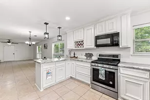 13185 Crest Dr, Willis, TX 77318 - Photo 13