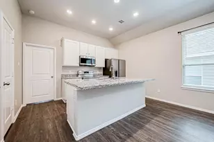 10954 Amblewood St, Willis, TX 77318 - Photo 3