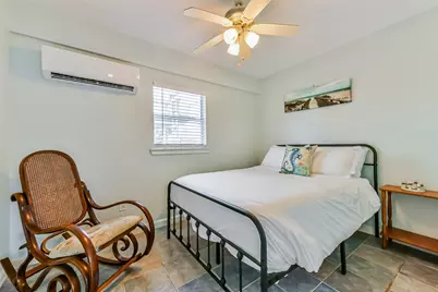 16542 E Bayside Way, Galveston, TX 77554 - Photo 35