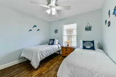 16542 E Bayside Way, Galveston, TX 77554 - Photo 23