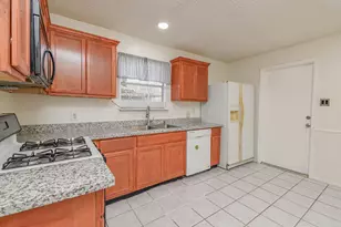 10927 Spanish Grant Dr, Sugar Land, TX 77498 - Photo 7