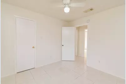 10927 Spanish Grant Drive, Sugar Land, TX 77498 - Photo 17